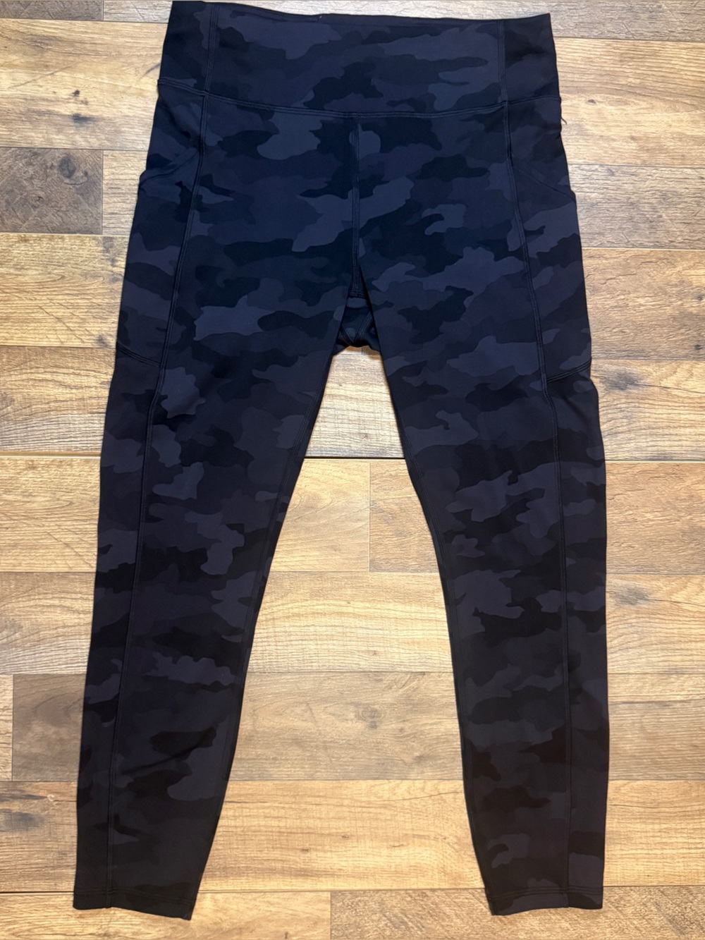 Lululemon Invigorate High-Rise Tight 25" Size 10 Heritage 365 Camo Deep Coal